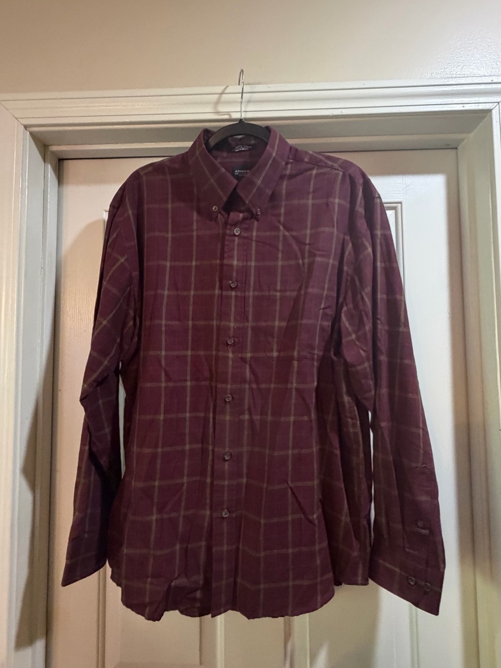 Arrow Men's Burgundy Plaid Button-Down Shirt Size L 16-16.5